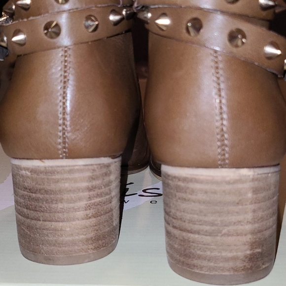Matisse Rocker Slip On Ankle Booties - Picture 12 of 16